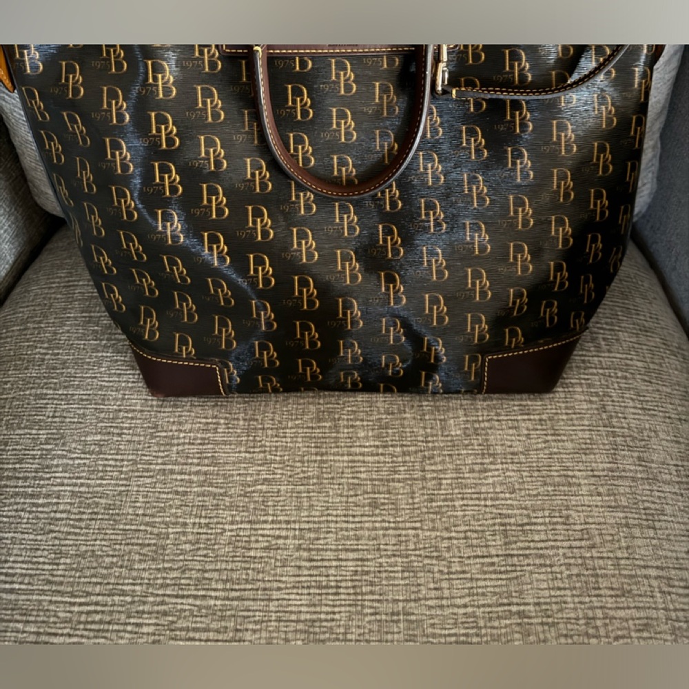 Dooney & Bourke Tote